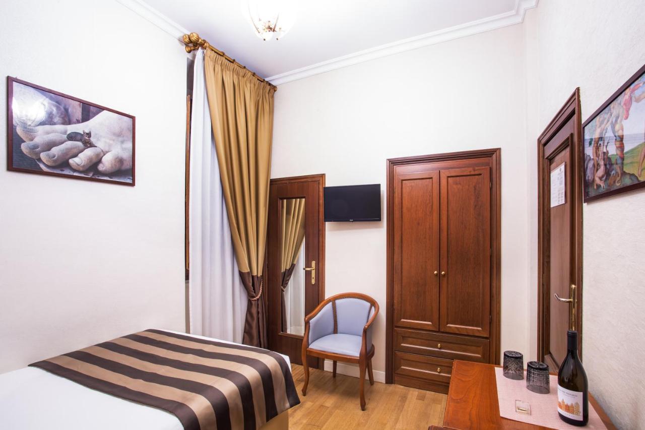 Single Room Bath,1357641389:JPEG